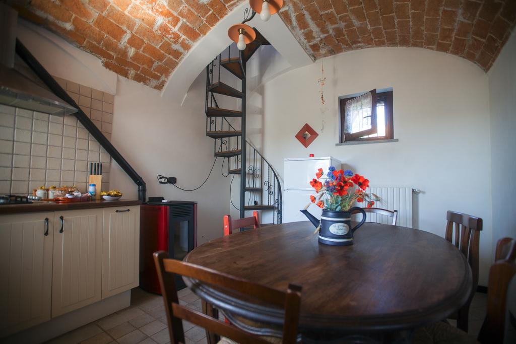 Ca Borgo Vecchio Lejlighedshotel Brusasco Værelse billede