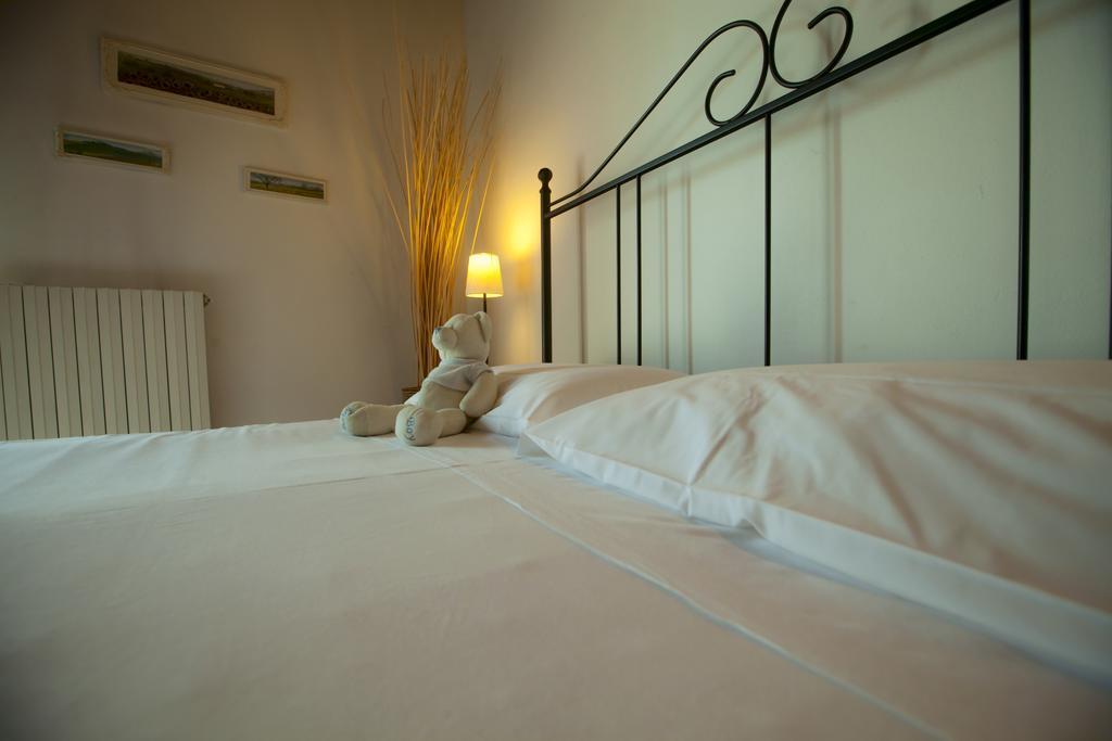 Ca Borgo Vecchio Lejlighedshotel Brusasco Værelse billede